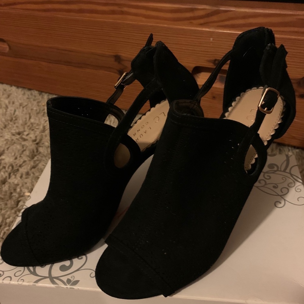 LC Lauren Conrad Hydrangea Women's High Heels